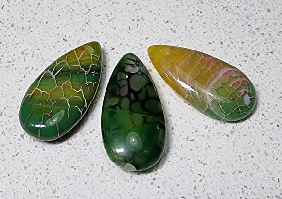 CABOCHON/PENDANT 30 X 15 X 5-7MM TEARDROP NATURAL DRAGON VEIN