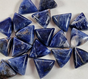 15.5x14x5MM NATURAL SODALITE TRIANGLE CABOCHON
