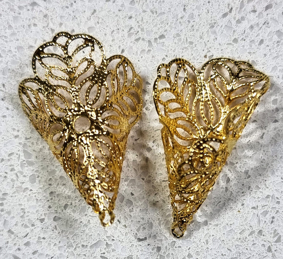 29x24MM BRASS FILIGREE FLOWER - GOLDEN