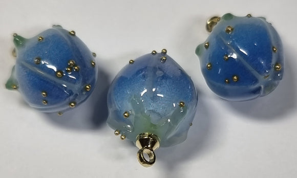 14X9MM RESIN OPAQUE FLOWER - BLUE/PURPLE COLOUR