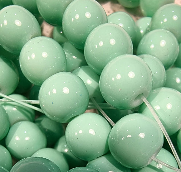 8MM GLASS BEADS - PALE MINT