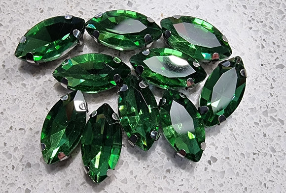 12x6MM GLASS RHINESTONE HORSE EYE MONTEE - MEDIUM GREEN