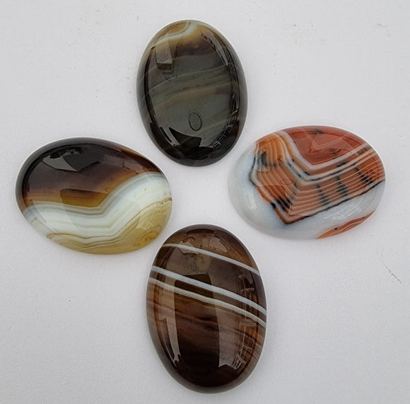 CABOCHONS 32x22x7MM OVAL NATURAL STRIPED AGATE