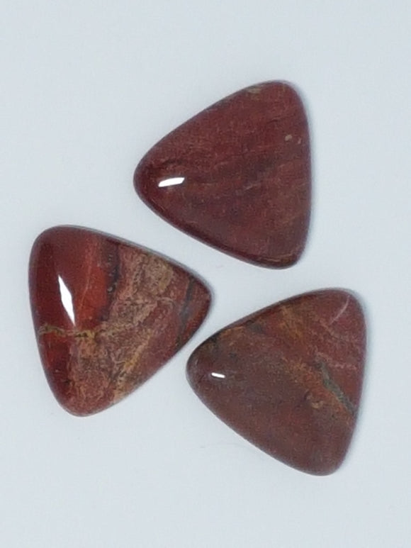 CABOCHONS 25 X 25MM TRIANGLE - RED JASPER