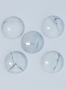 CABOCHONS 16x12MM ROUND NATURAL HOWLITE