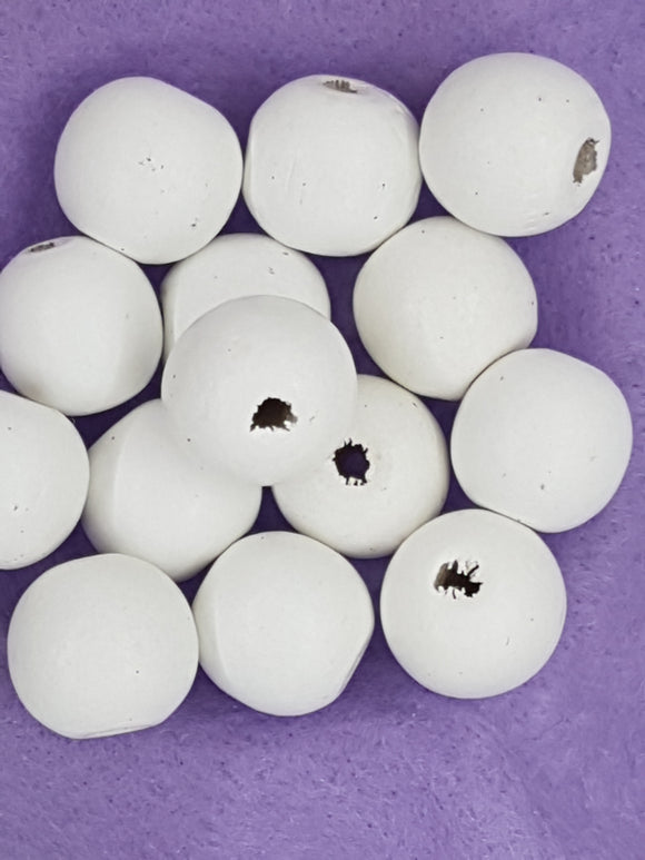 16MM WOODEN ROUND BEADS - WHITE