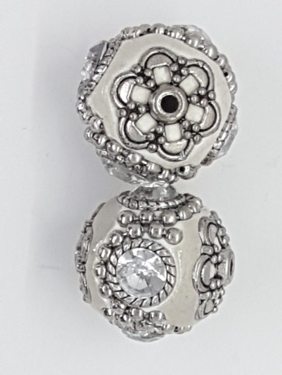 18-20MM INDONESIAN ROUND BEADS - WHITE