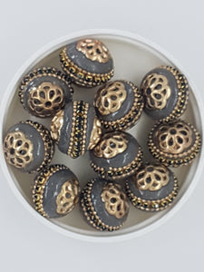 18MM INDONESIAN ROUND BEADS -RHINO GREY