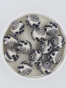 15MM INDONESIAN ROUND BEADS -WHITE