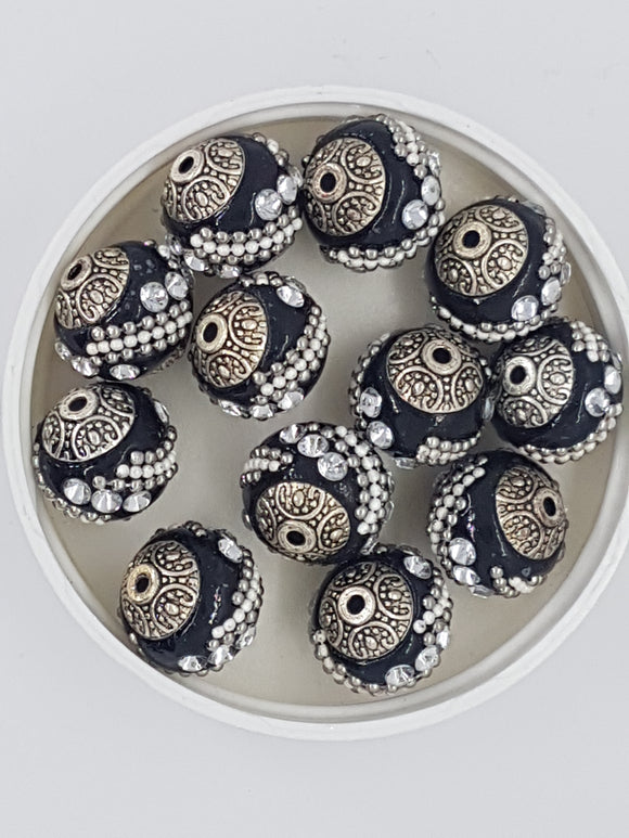 15MM INDONESIAN ROUND BEADS -BLACK