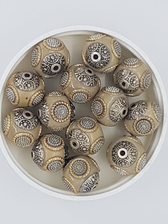 15MM INDONESIAN ROUND BEADS -CAMEL