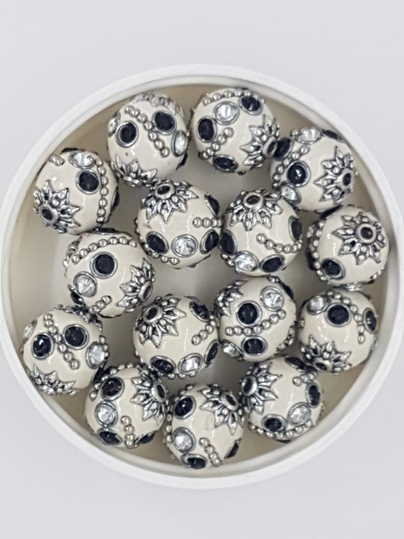 15MM INDONESIAN ROUND BEADS -WHITE