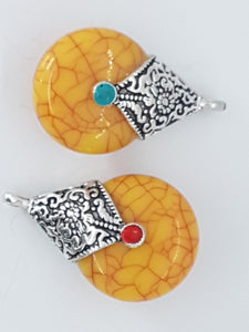38X23X17MM RESIN PENDANTS - YELLOW CRACKLE