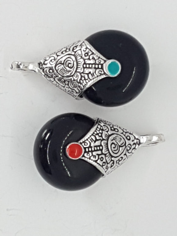 28X16X14MM RESIN PENDANTS - BLACK
