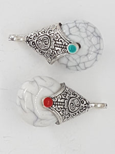 28X16X14MM RESIN PENDANTS - WHITE CRACKLE