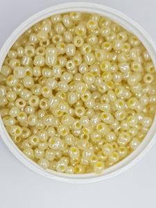 6/0 CHINESE ROUND SEED BEADS - CEYLON - CHAMPAGNE YELLOW