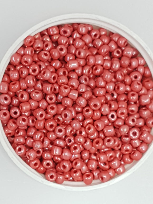 6/0 CHINESE ROUND SEED BEADS - OPAQUE - LUSTERED RED