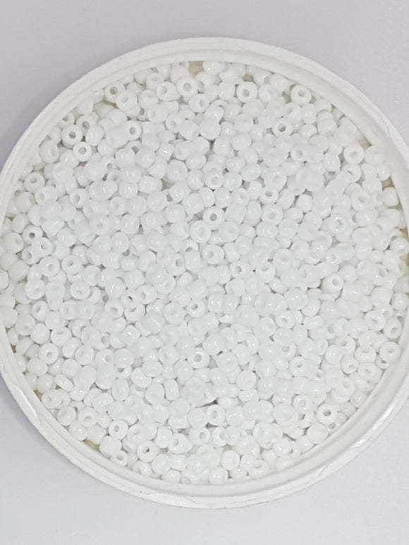 8/0 CHINESE GLASS SEED BEADS - OPAQUE - WHITE