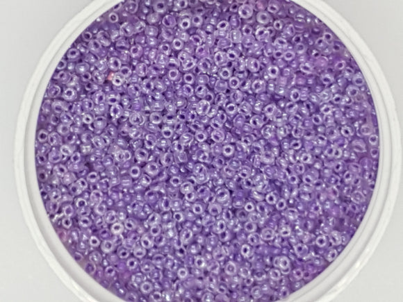 10/0 CHINESE GLASS SEED BEADS - TRANSPARENT - LILAC