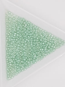 11/0 JAPANESE GLASS SEED BEADS - TRANSPARENT - MINT LUSTRE