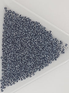 11/0 JAPANESE GLASS SEED BEADS - TRANS. COL. LINED - BLACK