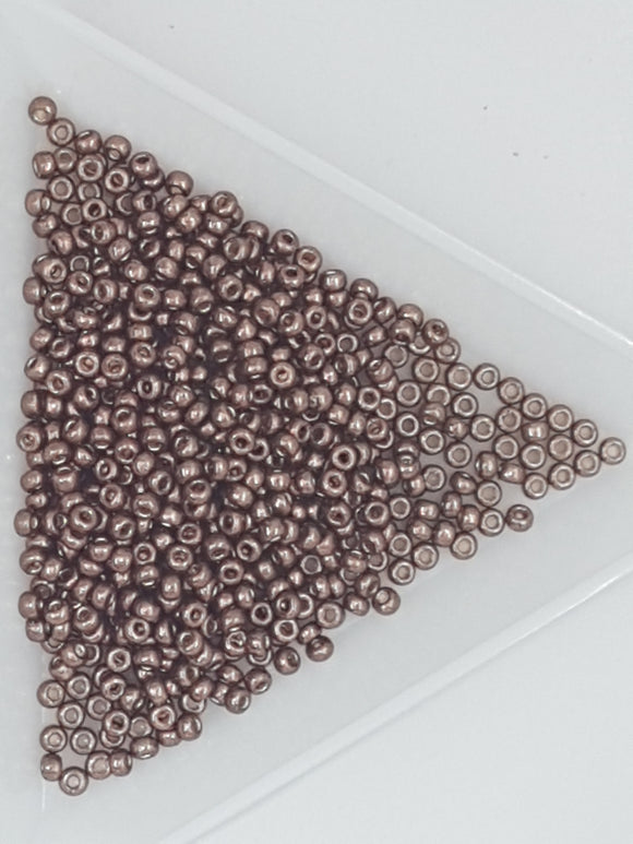 11/0 JAPANESE GLASS SEED BEADS - DURACOAT - MILK CHOCOLATE