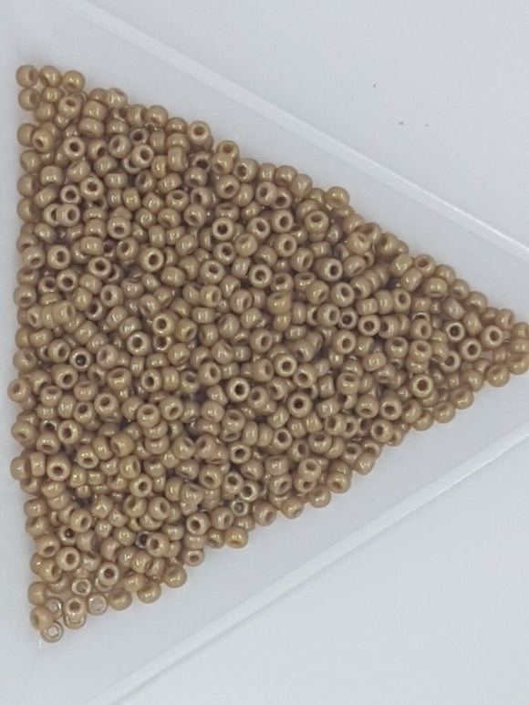 11/0 JAPANESE GLASS SEED BEADS - OPAQUE - ECRU