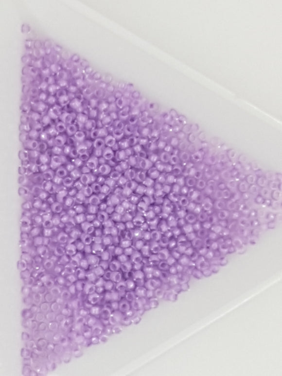 15/0 JAPANESE GLASS SEED BEADS - TRANSPARENT - COL. LINED PURPLE