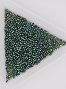 15/0 JAPANESE GLASS SEED BEADS - OPAQUE - GREEN GOLD METALLIC