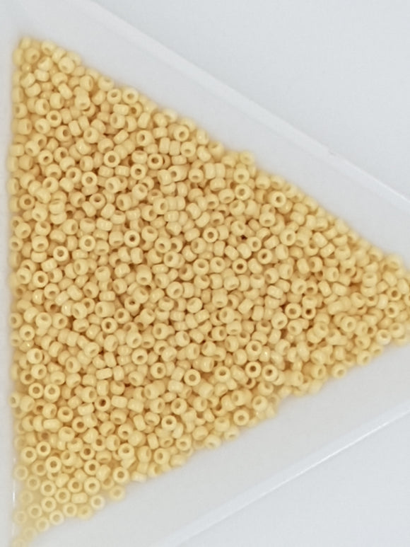 15/0 JAPANESE GLASS SEED BEADS - OPAQUE - EGGSHELL
