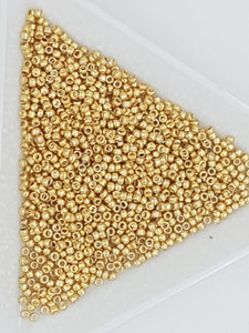 15/0 JAPANESE GLASS SEED BEADS - OPAQUE - GALVANISED GOLD