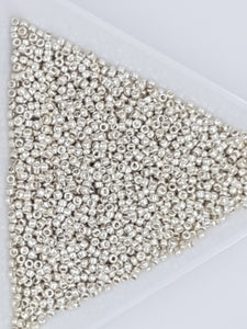 15/0 JAPANESE GLASS SEED BEADS - OPAQUE - GALVANISED SILVER