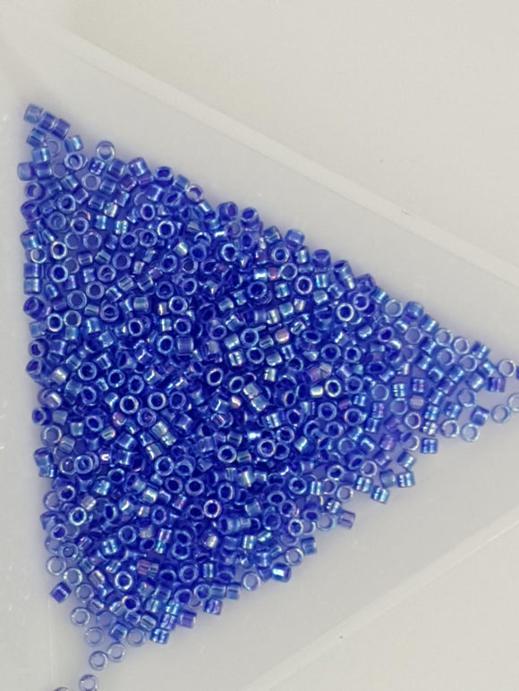 MIYUKI 11/0 DELICA BEADS - LINED BLUE VIOLET