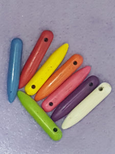 25 X 5MM DYED SYNTHETIC TURQUOISE TUSKS - MIXED COLOURS