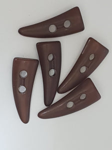 32 X 12MM RESIN HORN TOGGLE - 2 HOLE - BROWN