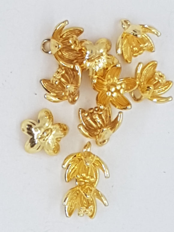 8 X 9MM BRASS FLOWER PENDANT/CHARM - GOLDEN