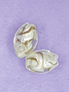 16X11MM HANDMADE SILVER FOIL & GOLD SAND GLASS BEADS - CLEAR/CREAM