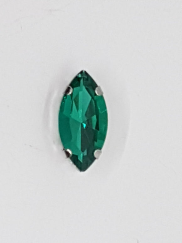 18x9MM GLASS RHINESTONE HORSE EYE MONTEE - EMERALD GREEN