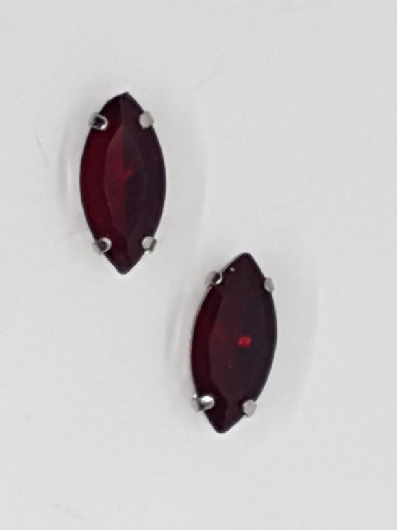 15x7MM GLASS RHINESTONE HORSE EYE MONTEE - RED