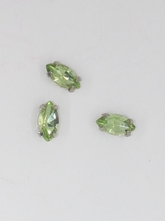 8x4MM GLASS RHINESTONE HORSE EYE MONTEE - LIGHT GREEN