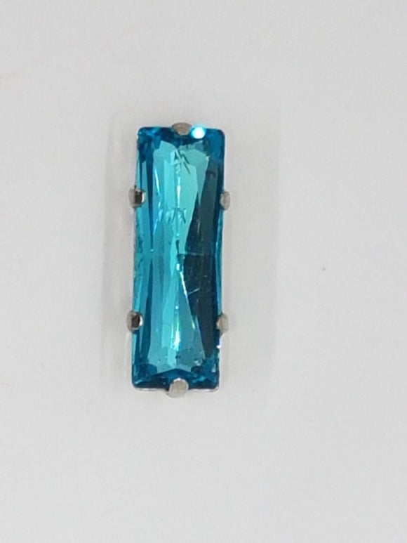 21x7MM GLASS RHINESTONE RECTANGLE MONTEE - SKY BLUE