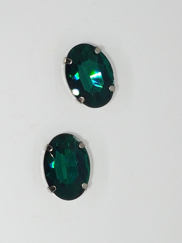 18x13MM GLASS RHINESTONE OVAL MONTEE - EMERALD GREEN
