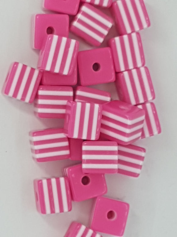 CUBES - 8MM RESIN CUBE - FUCHSIA