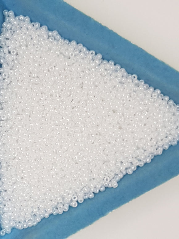 TOHO 11/0 SEED BEADS -CEYLON - WHITE SMOKE