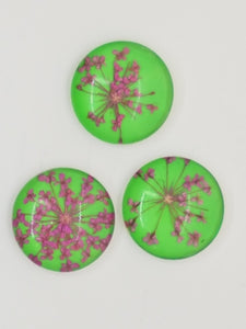 CABOCHON - 20MM GLASS H/MADE HALF DOME WITH DRIED FLOWERS