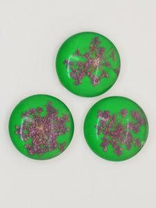 CABOCHON - 20MM GLASS H/MADE HALF DOME WITH DRIED FLOWERS