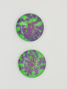 CABOCHON - 20MM GLASS H/MADE HALF DOME WITH DRIED FLOWERS