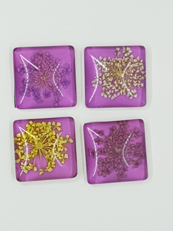 CABOCHON - 20MM GLASS H/MADE SQUARE WITH DRIED FLOWERS