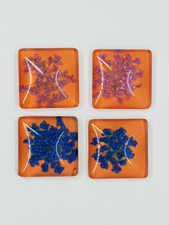 CABOCHON - 20MM GLASS H/MADE SQUARE WITH DRIED FLOWERS
