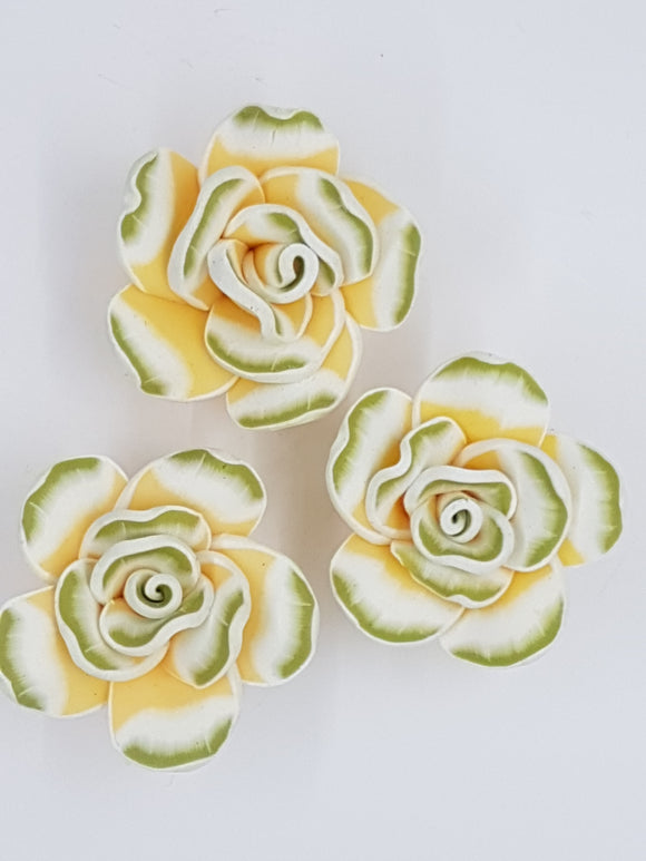 FLOWERS - 40-45MM POLYMER CLAY - OLIVE/YELLOW/WHITE